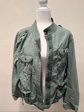 Old Navy Light Sage Utility Jacket Sz XL with beautiful dairy details